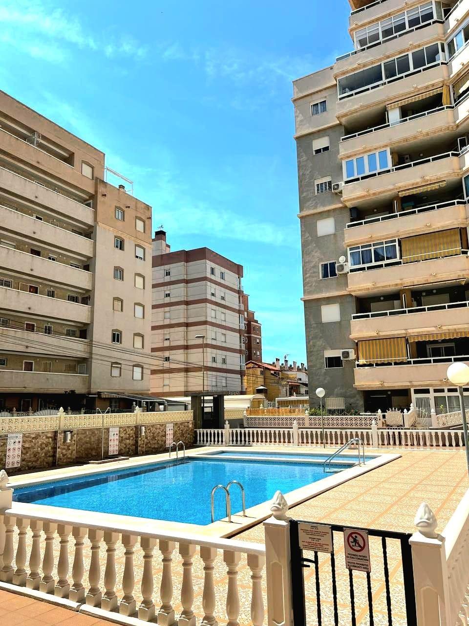 Apartment in Torrevieja, Alicante, Spain 2 bedrooms, 56 sq.m. No. 182965