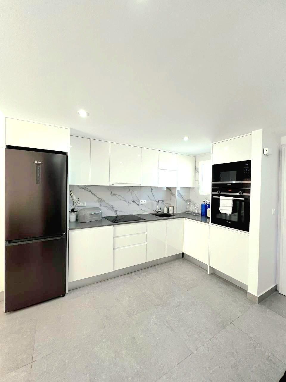 Apartment in Torrevieja, Alicante, Spain 2 bedrooms, 56 sq.m. No. 182965