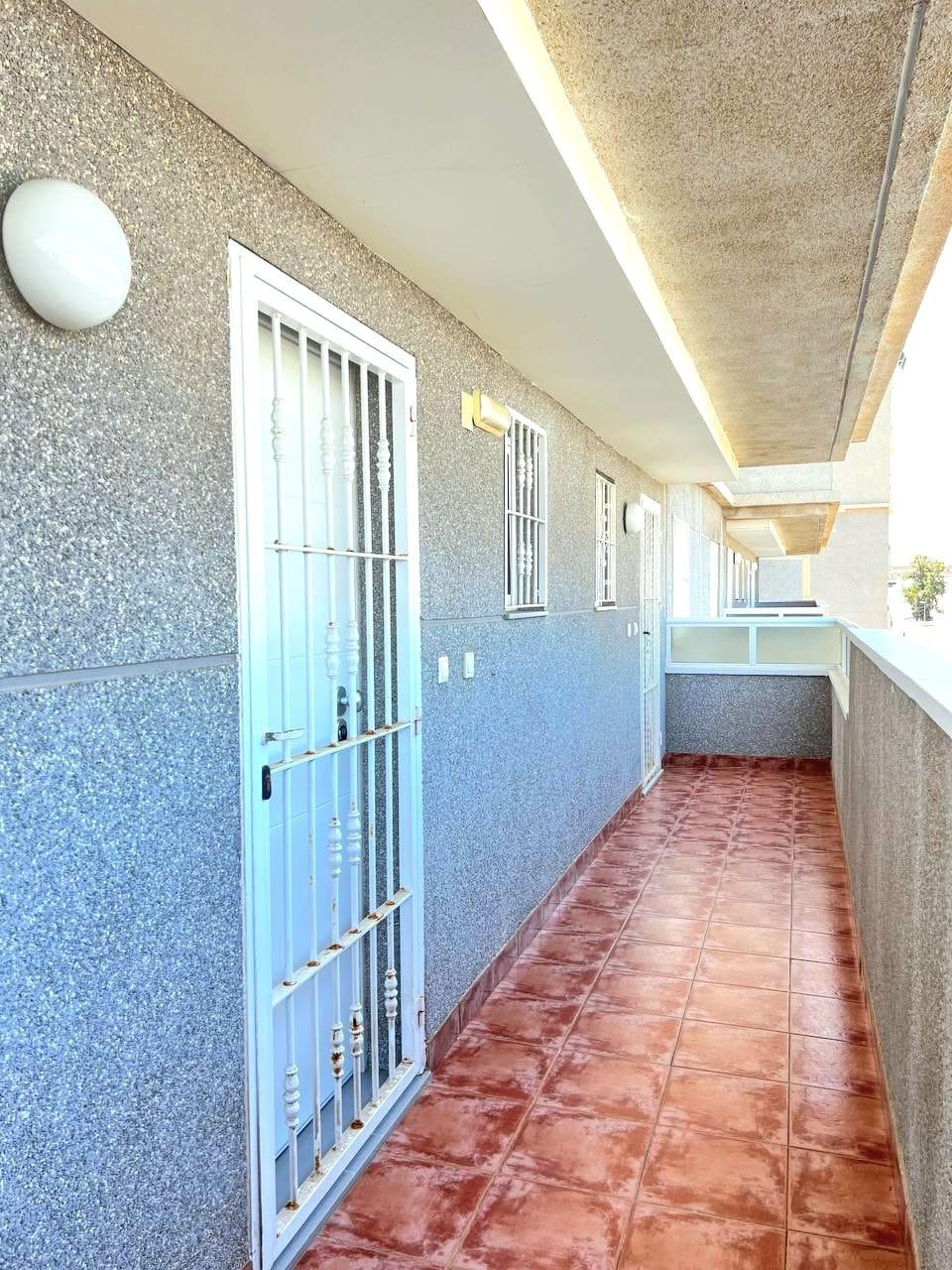 Apartment in Torrevieja, Alicante, Spain 2 bedrooms, 56 sq.m. No. 182965