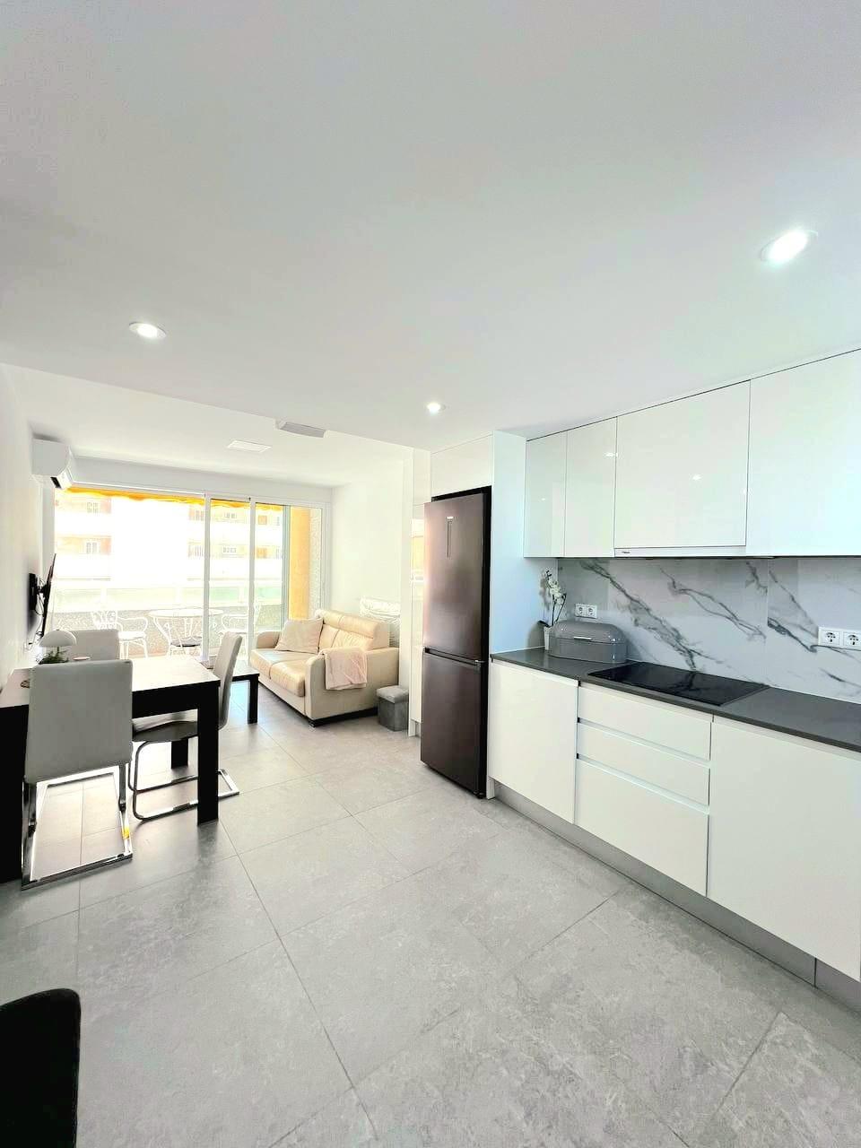 Apartment in Torrevieja, Alicante, Spain 2 bedrooms, 56 sq.m. No. 182965