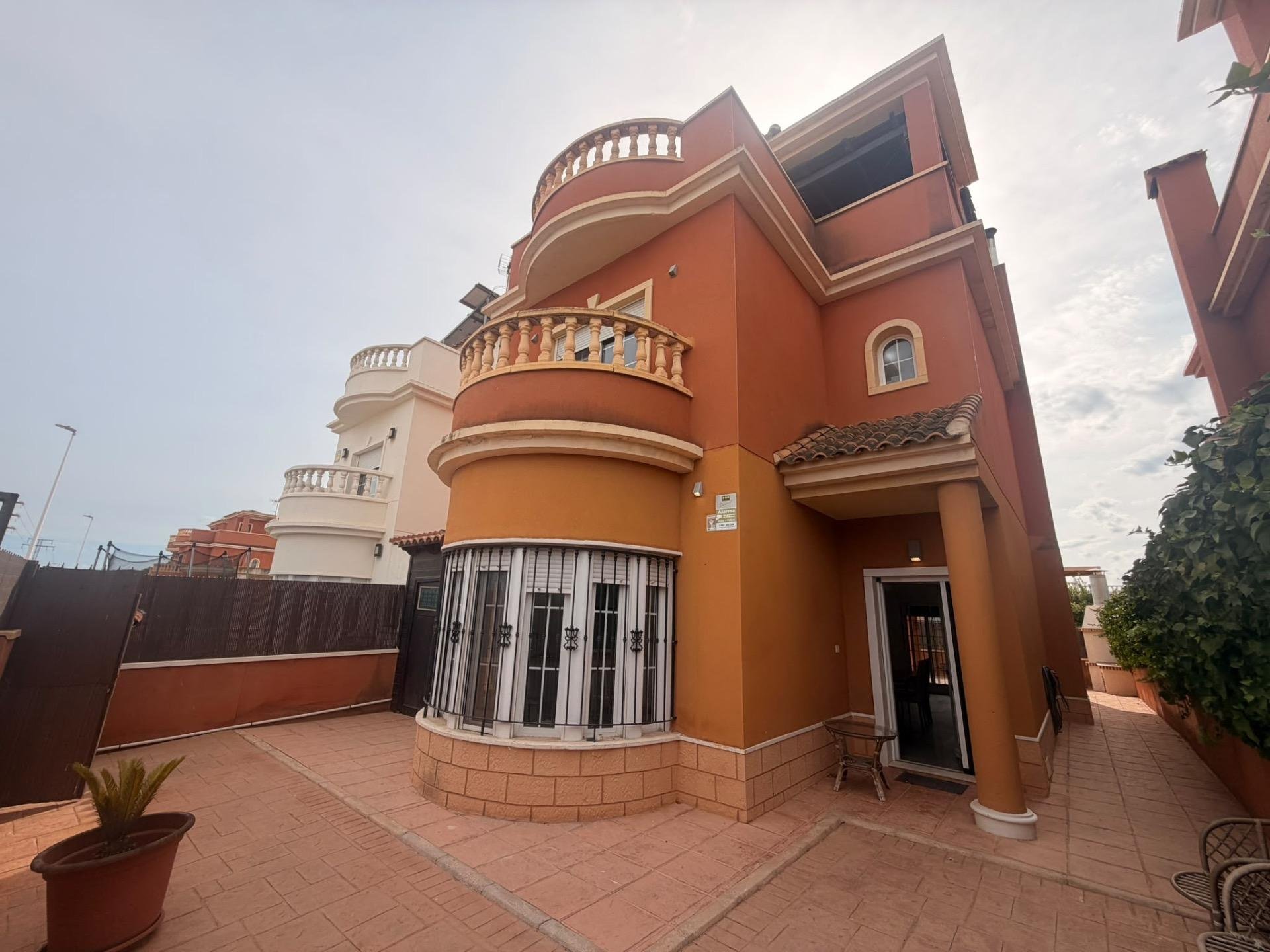 Villa i Almoradi, Alicante, Spanien 3 sovrum, 125 kvm. Nr. 196781
