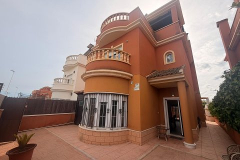 Villa a Almoradi, Alicante, Spagna 3 camere da letto, 125 mq. N° 196781