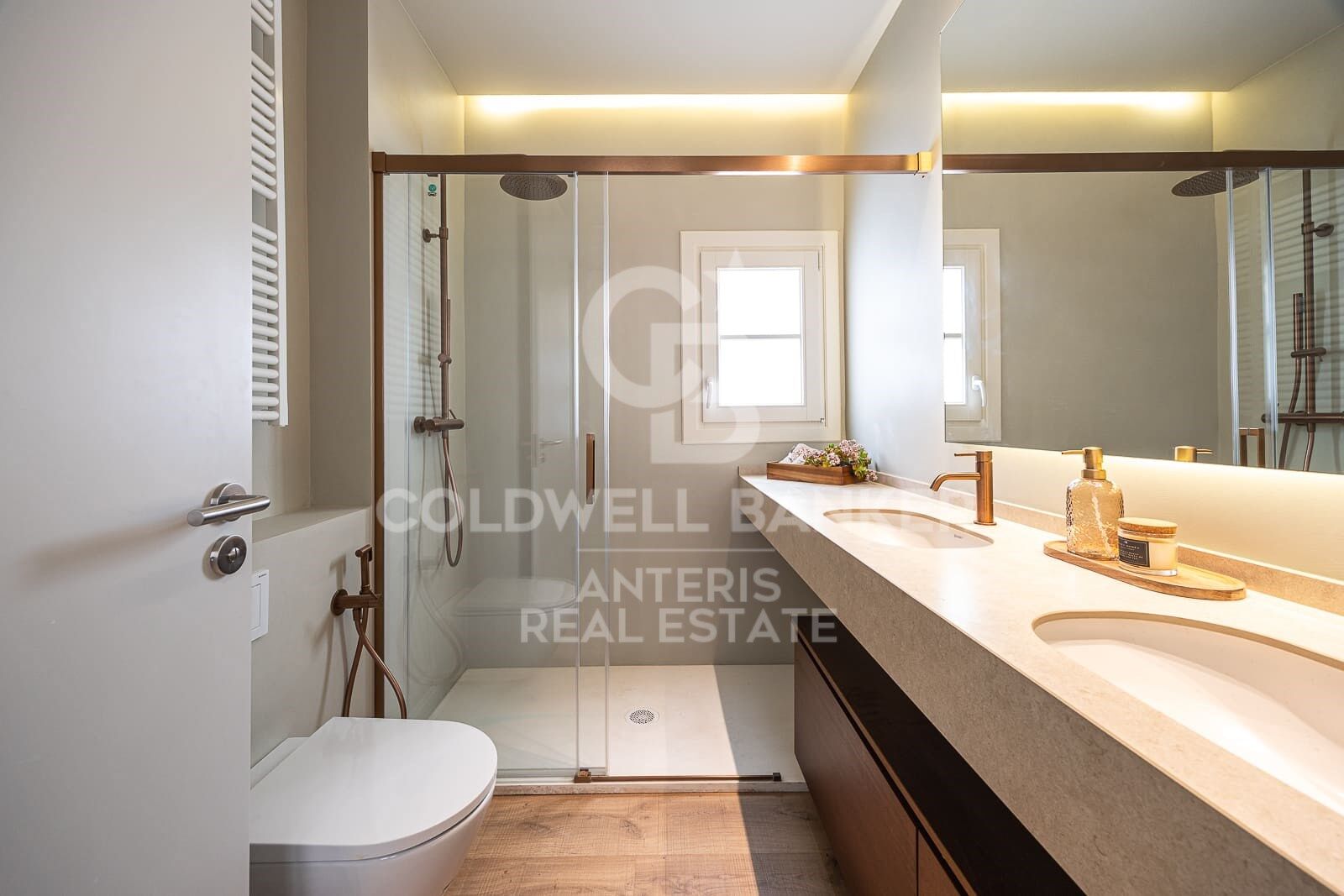 Apartment à Barcelona, Espagne 4 chambres, 203 m2 No. 178860