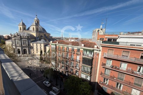 Appartamento a Madrid, Spagna 2 camere da letto, 89 mq. N° 178859