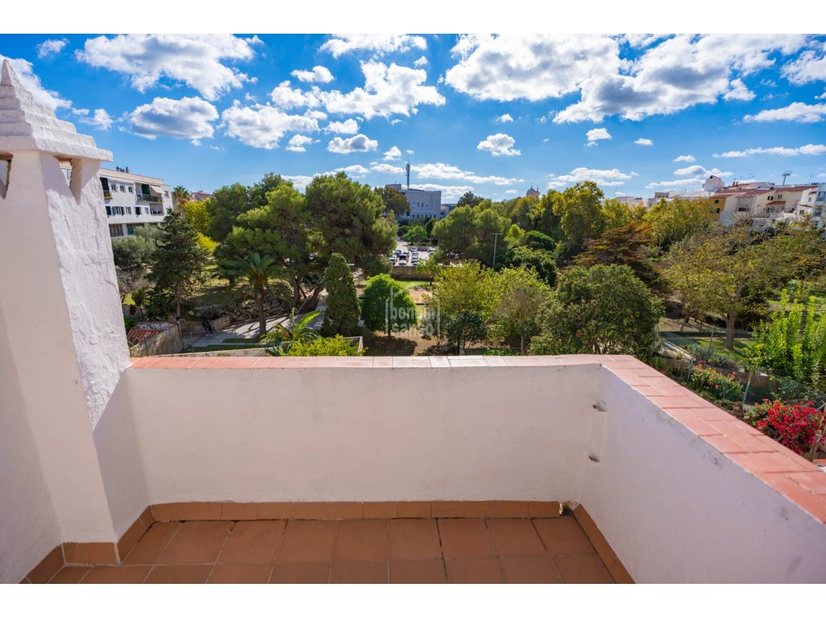 Radhus i Mahon, Menorca, Spanien 5 sovrum, 274 kvm. Nr. 141427