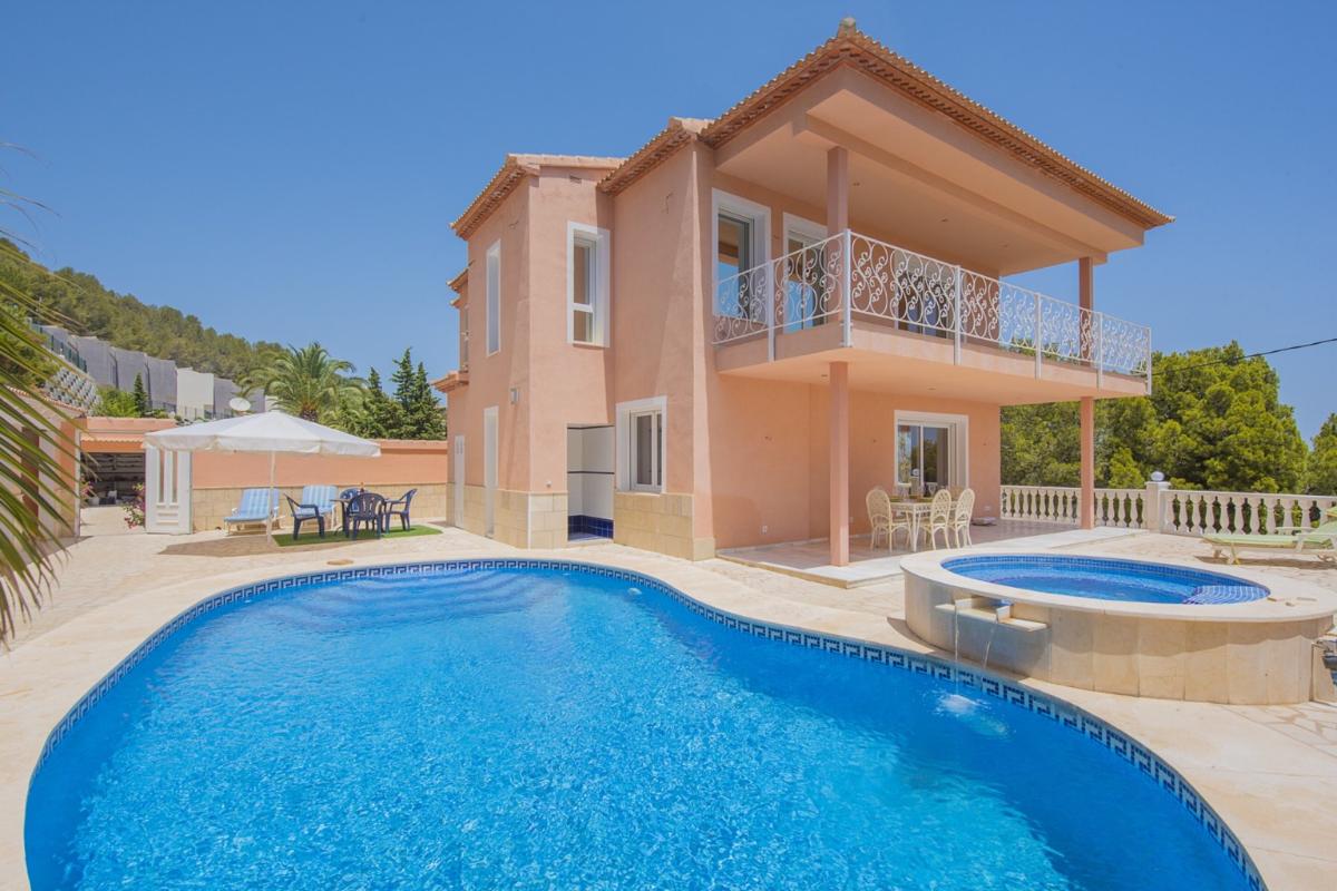 Villa a Calpe, Alicante, Spagna 3 camere da letto, 330 mq. N° 112861