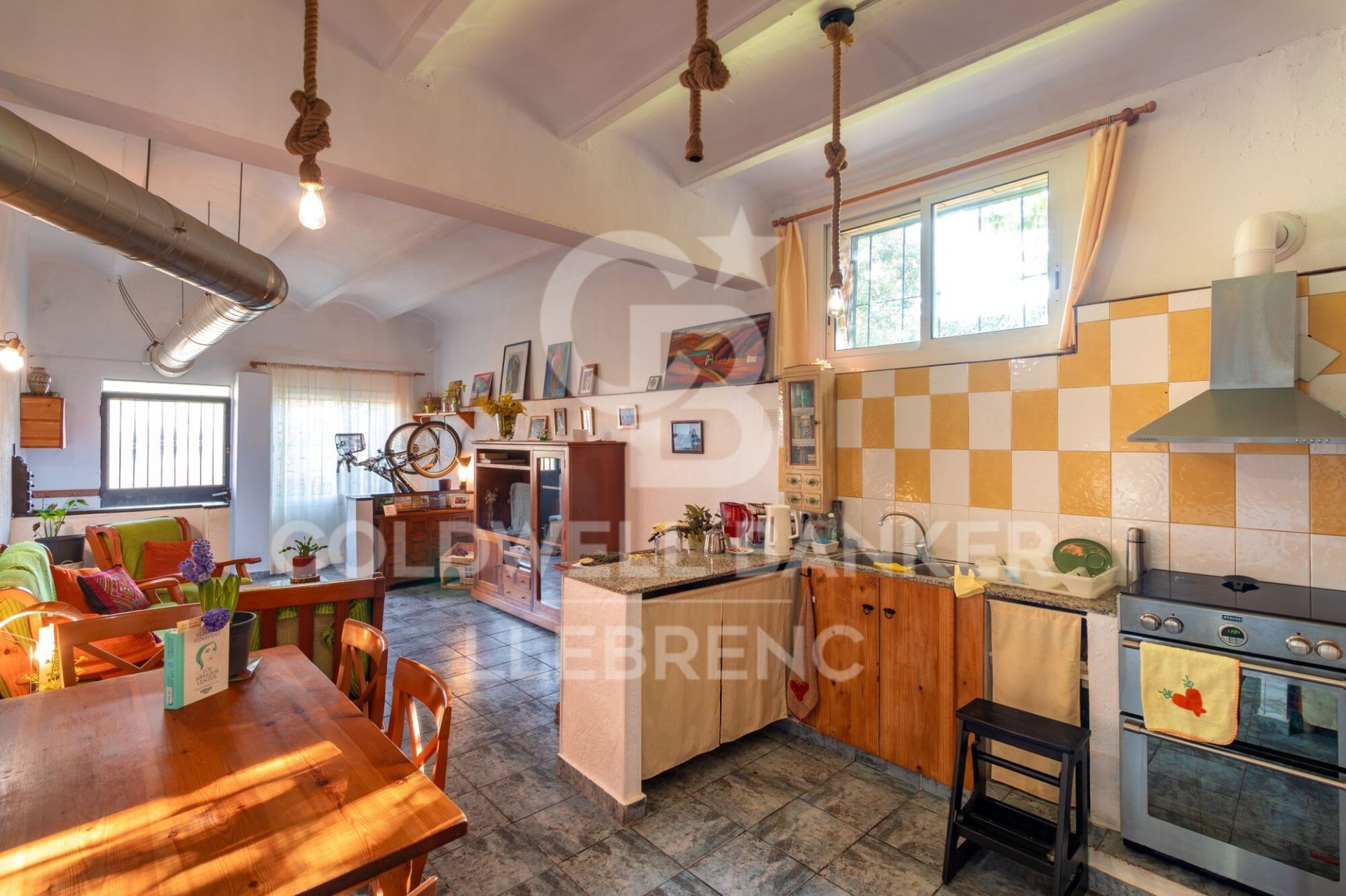 Propiedad comercial en Sant Cugat del Vallès, Barcelona, España 230 m2 No. 156895