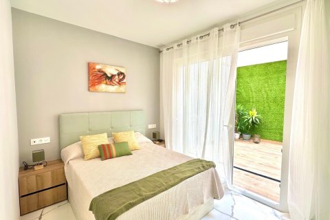 Apartament w Torrevieja, Alicante, Hiszpania 2 sypialnie, 100 mkw. nr 155675
