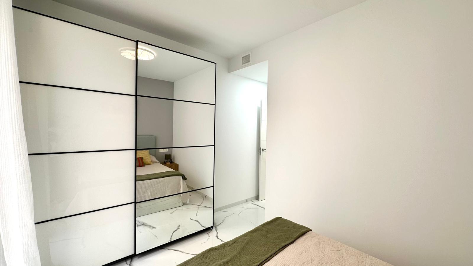 Apartment à Torrevieja, Alicante, Espagne 2 chambres, 100 m2 No. 155675