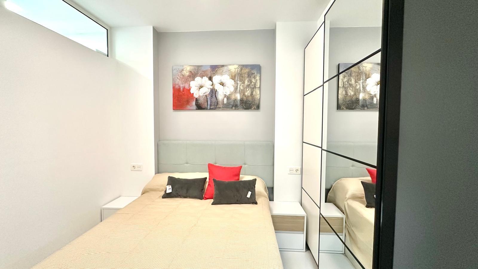 Apartment à Torrevieja, Alicante, Espagne 2 chambres, 100 m2 No. 155675