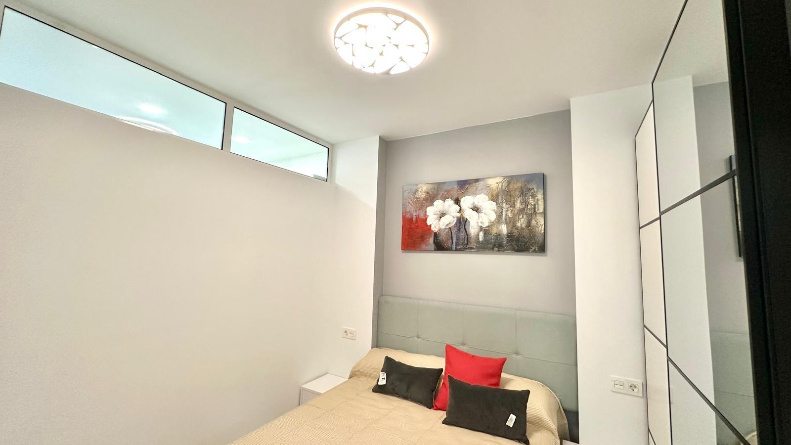Apartment à Torrevieja, Alicante, Espagne 2 chambres, 100 m2 No. 155675
