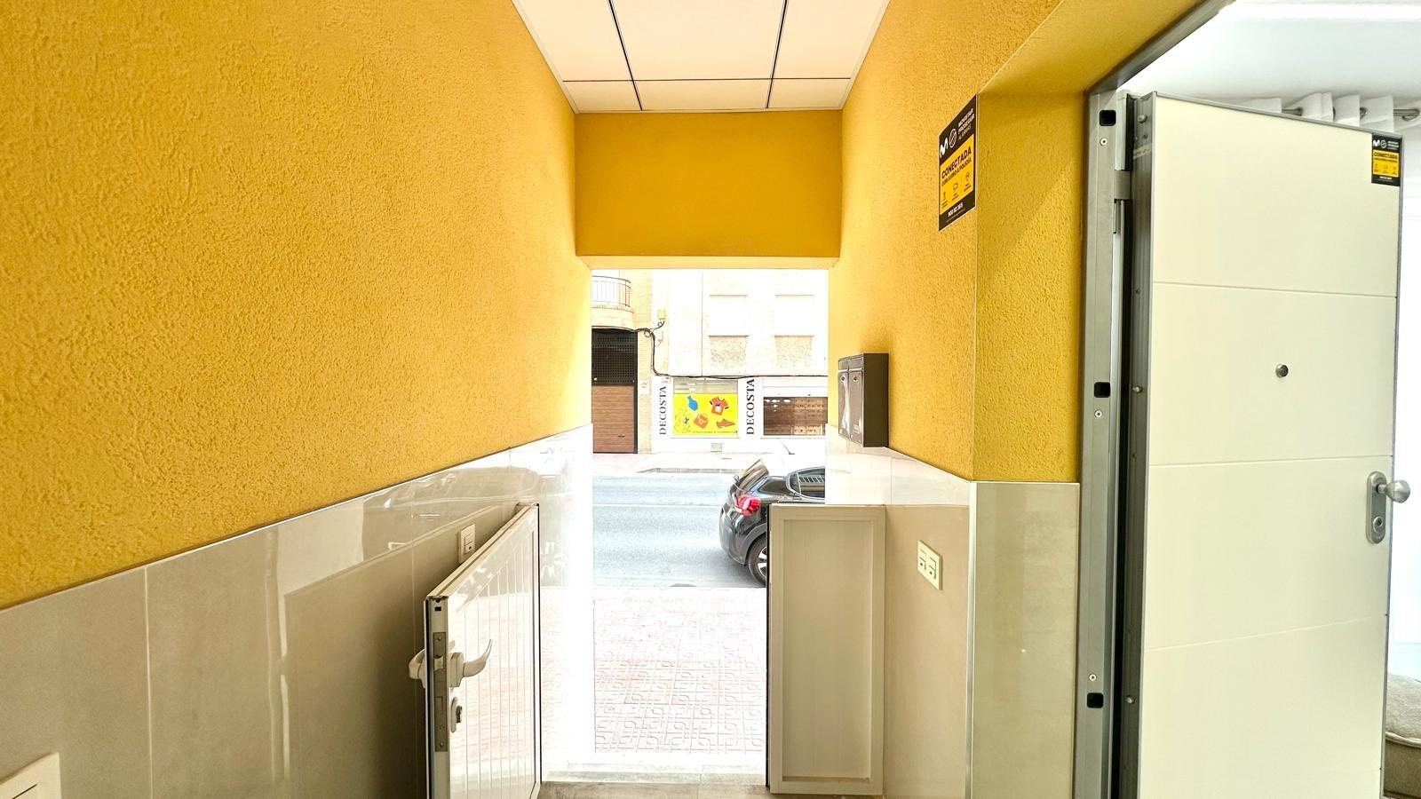 Apartment à Torrevieja, Alicante, Espagne 2 chambres, 100 m2 No. 155675