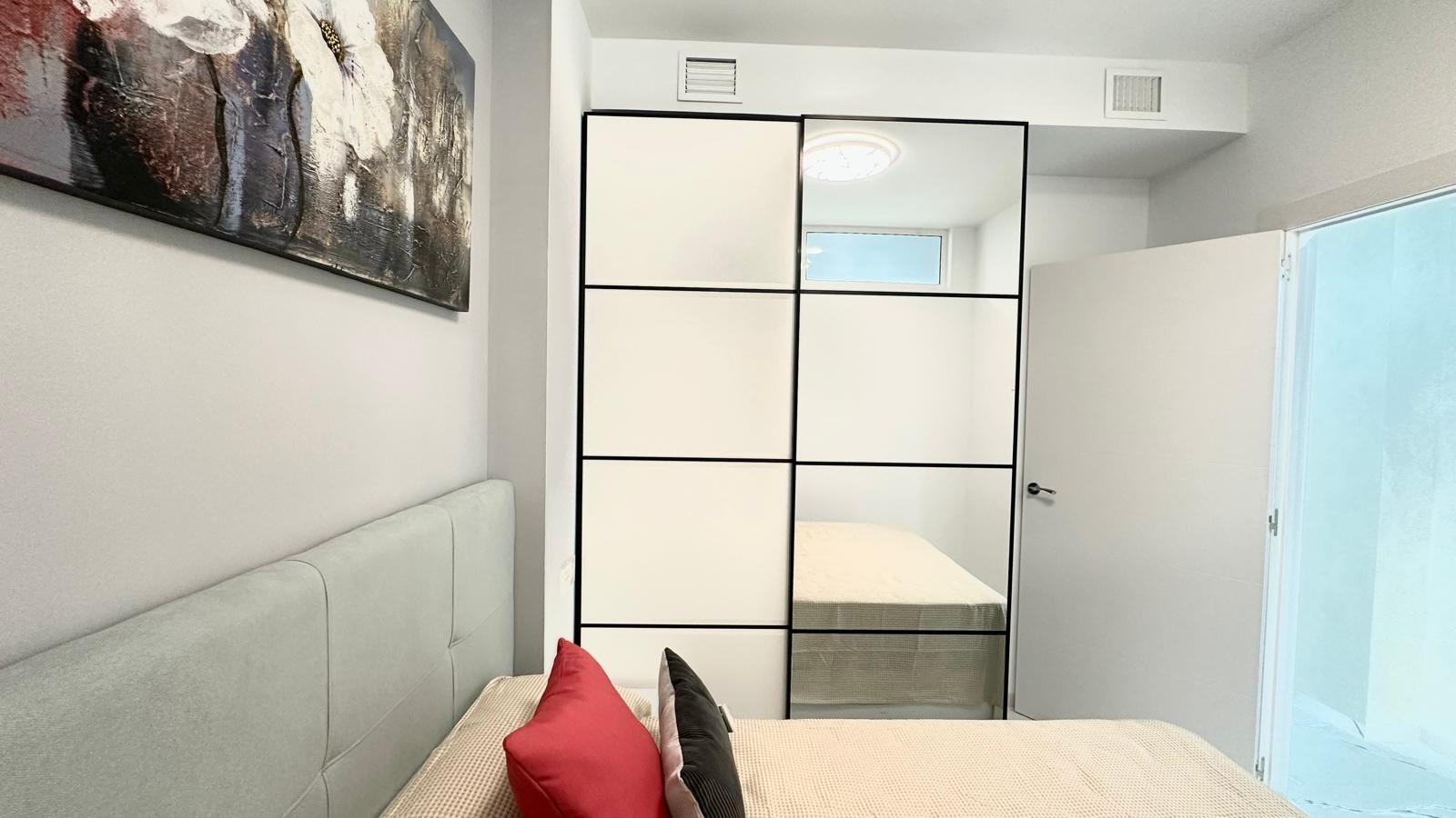 Apartment à Torrevieja, Alicante, Espagne 2 chambres, 100 m2 No. 155675
