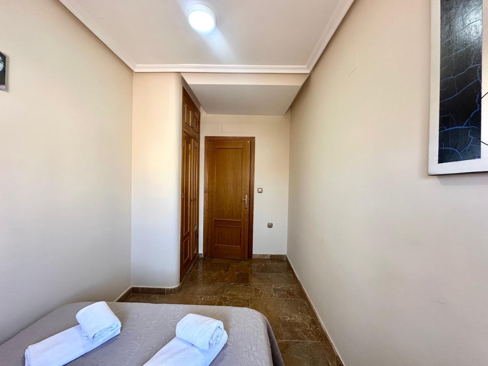 Huoneisto Torrevieja, Alicante, Espanja 4 makuuhuonetta, 130 m2 No. 155678