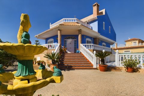 Villa in Los Alcazares, Murcia, Spain 5 bedrooms,  No. 196194