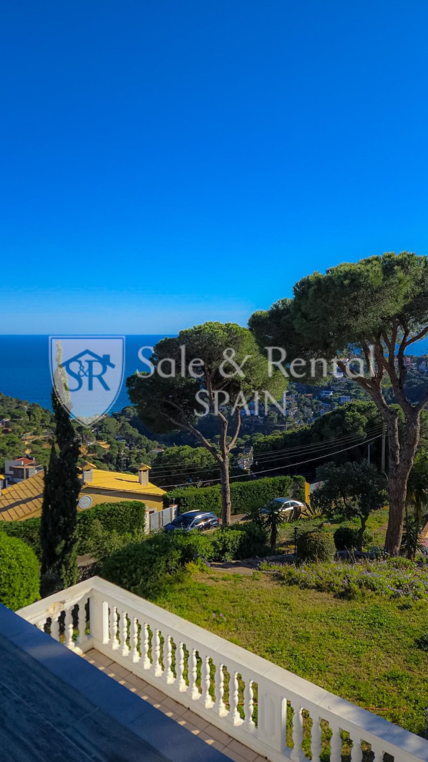 Сasa en Lloret de Mar, Gerona, España 5 dormitorios, 200 m2 No. 194620