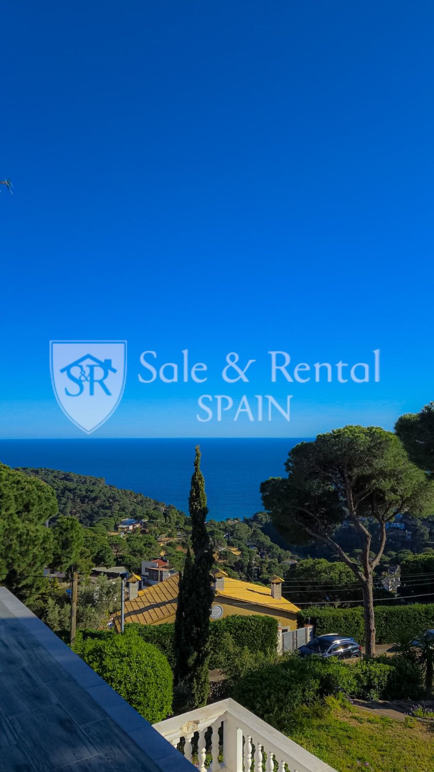 Сasa en Lloret de Mar, Gerona, España 5 dormitorios, 200 m2 No. 194620