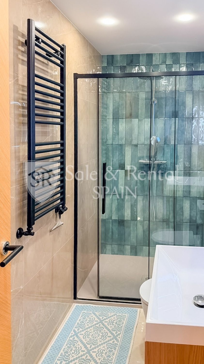 Сasa en Lloret de Mar, Gerona, España 5 dormitorios, 200 m2 No. 194620