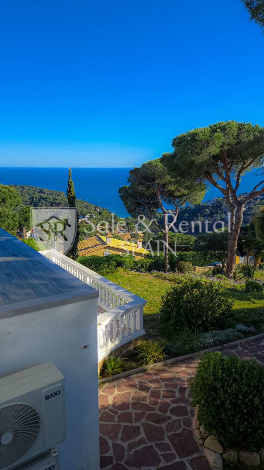 Сasa en Lloret de Mar, Gerona, España 5 dormitorios, 200 m2 No. 194620