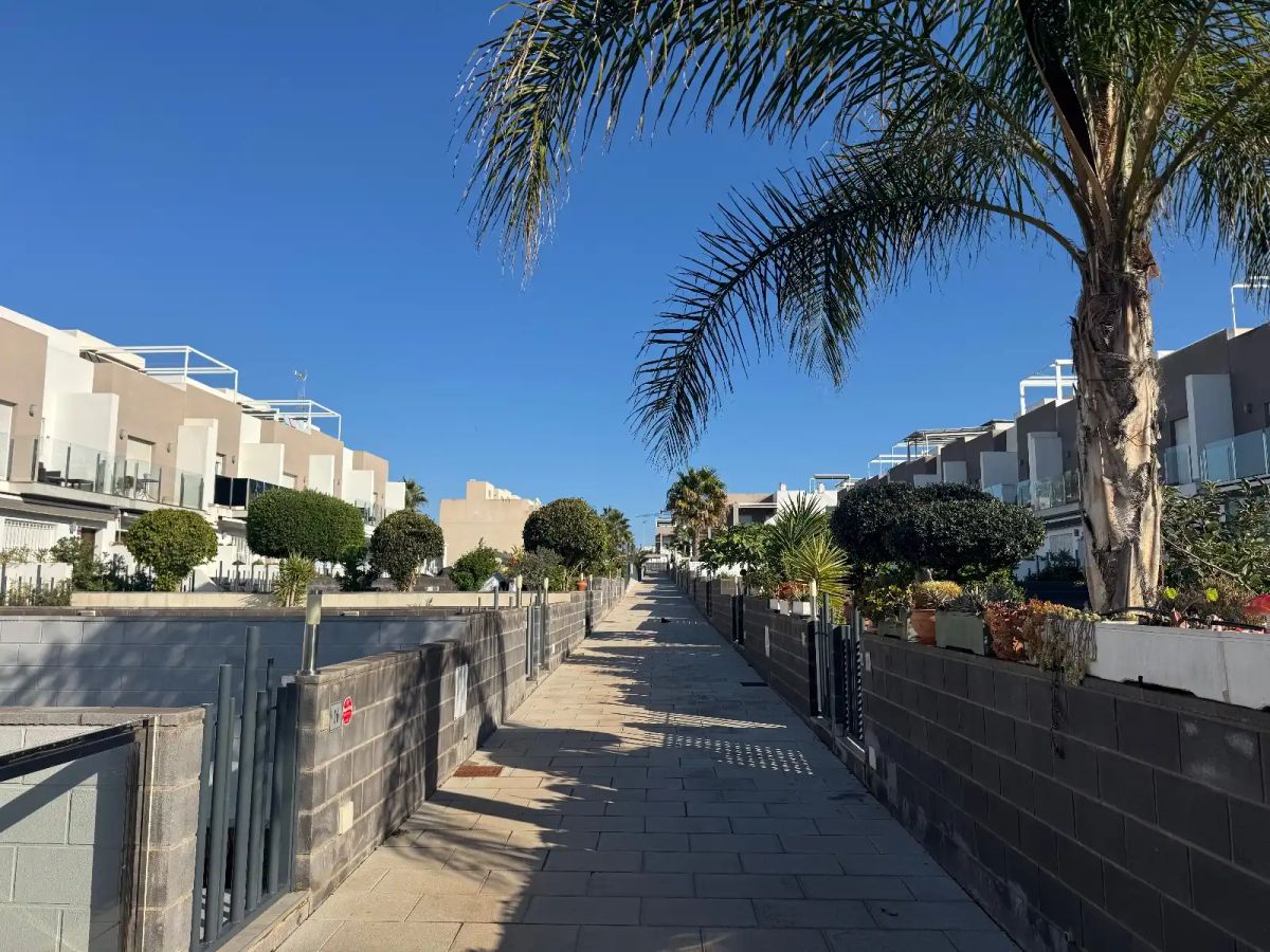 Townhouse in Torrevieja, Alicante, Spain 2 bedrooms, 94 sq.m. No. 189913