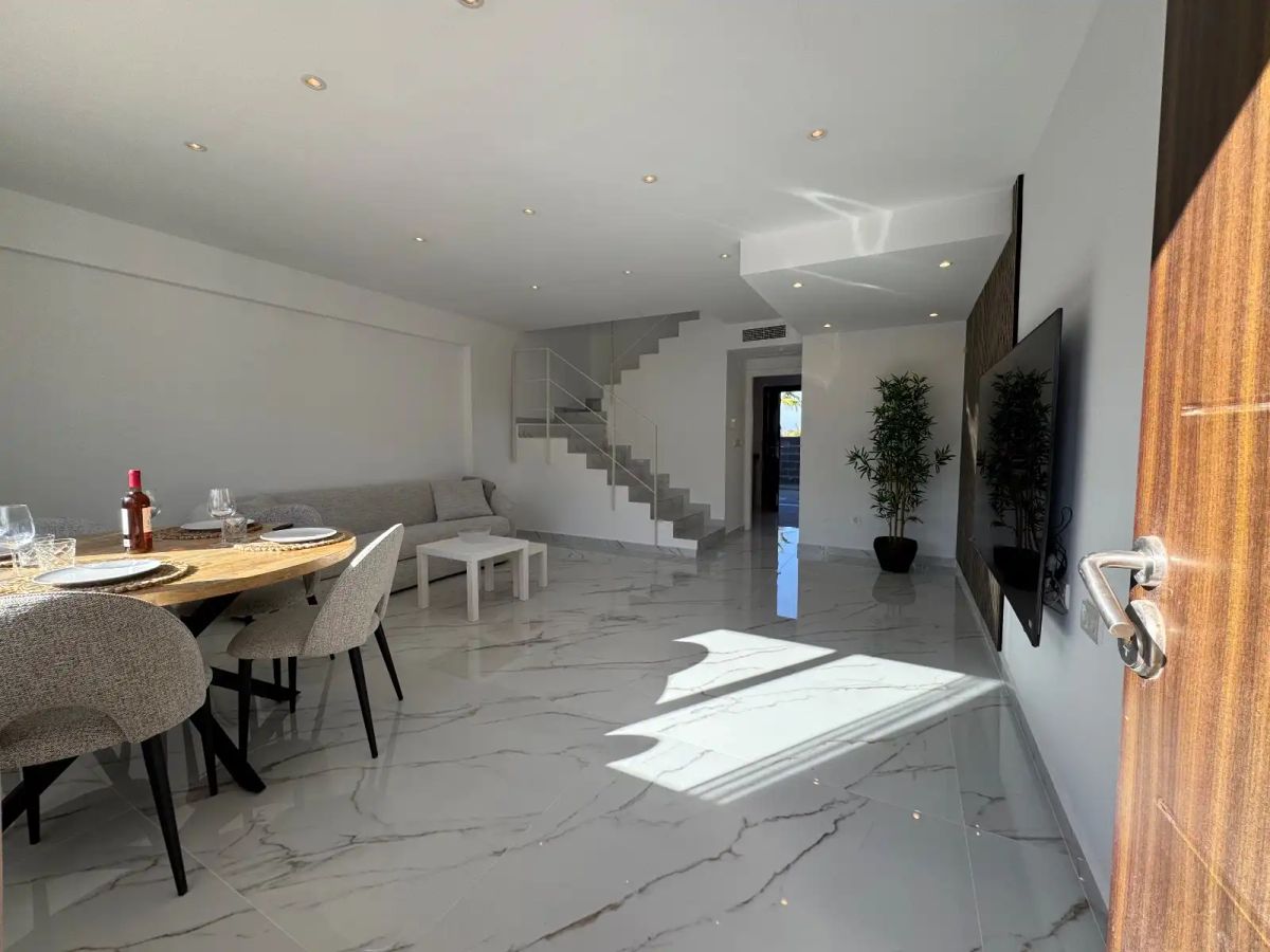 Townhouse in Torrevieja, Alicante, Spain 2 bedrooms, 94 sq.m. No. 189913