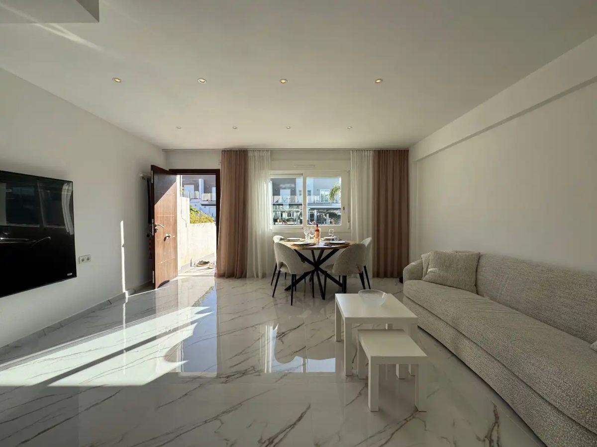 Townhouse in Torrevieja, Alicante, Spain 2 bedrooms, 94 sq.m. No. 189913