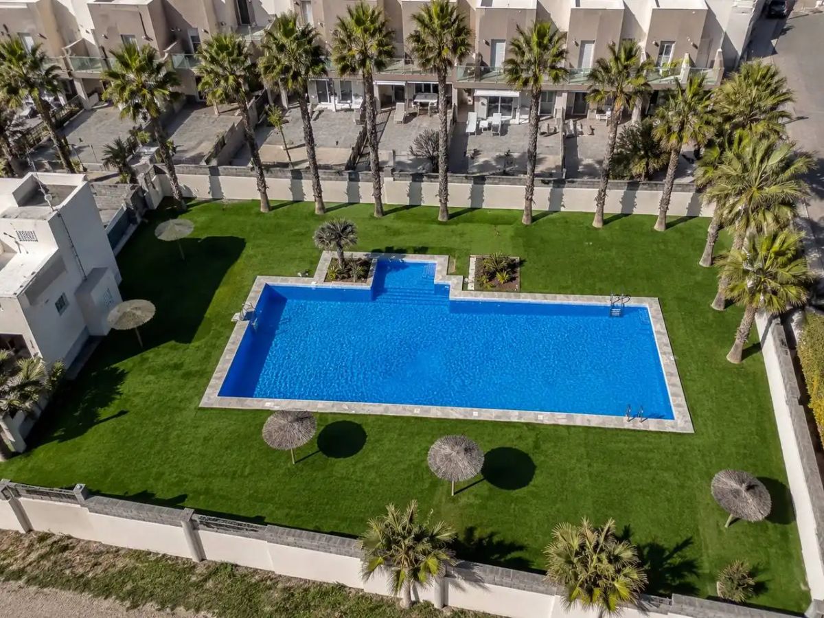 Townhouse in Torrevieja, Alicante, Spain 2 bedrooms, 94 sq.m. No. 189913