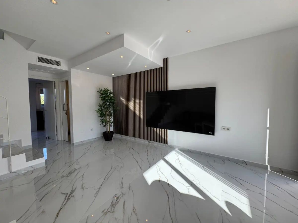 Townhouse in Torrevieja, Alicante, Spain 2 bedrooms, 94 sq.m. No. 189913