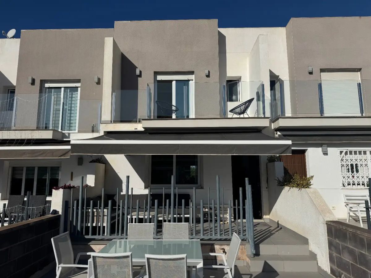 Townhouse in Torrevieja, Alicante, Spain 2 bedrooms, 94 sq.m. No. 189913