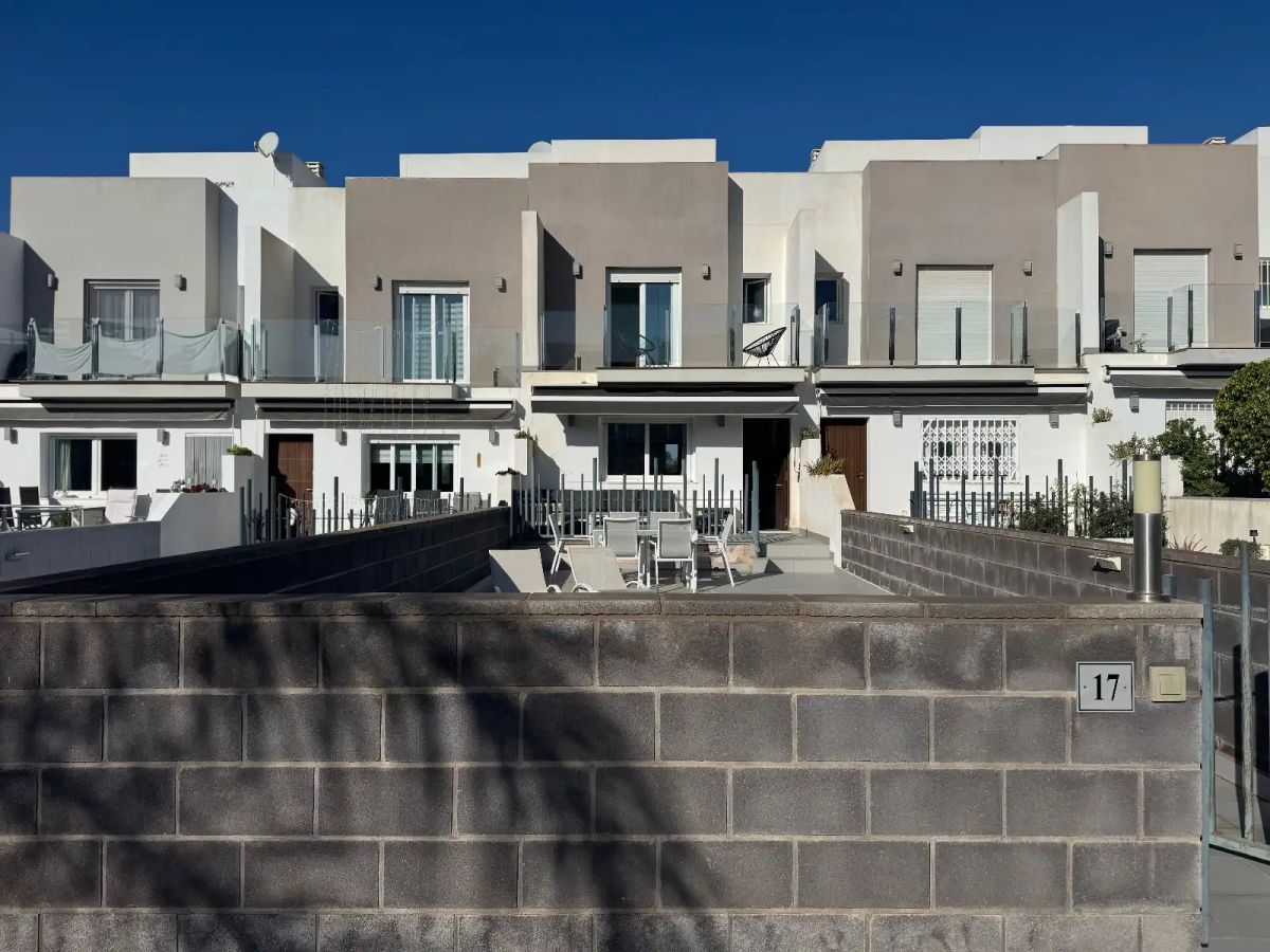 Townhouse in Torrevieja, Alicante, Spain 2 bedrooms, 94 sq.m. No. 189913