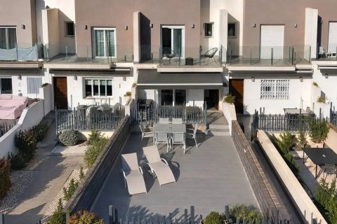 Townhouse in Torrevieja, Alicante, Spain 2 bedrooms, 94 sq.m. No. 189913