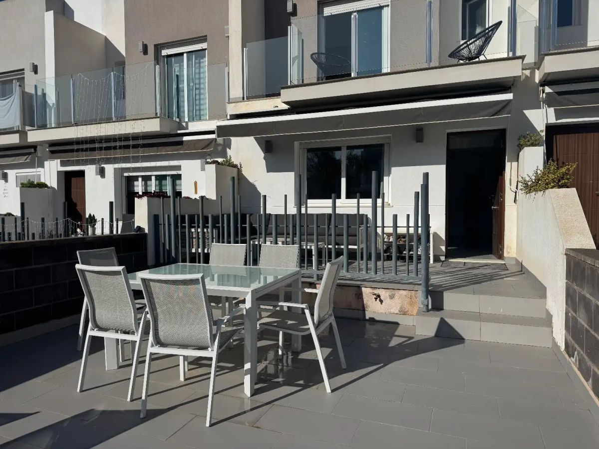 Townhouse in Torrevieja, Alicante, Spain 2 bedrooms, 94 sq.m. No. 189913