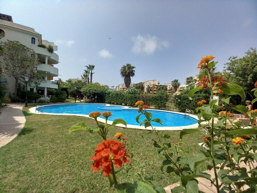 Apartamento en Punta Prima, Alicante, España 2 dormitorios, 125 m2 No. 189912