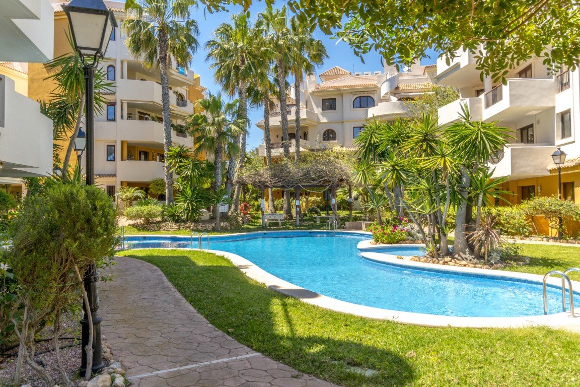 Apartamento en Punta Prima, Alicante, España 2 dormitorios, 125 m2 No. 189912