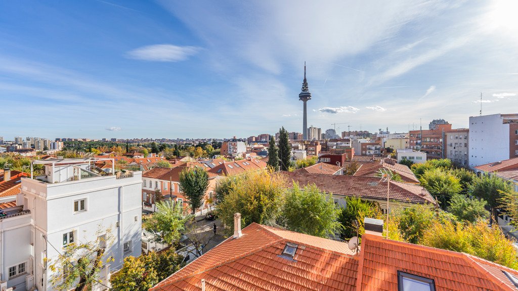 Kattohuoneisto Madrid, Espanja 3 makuuhuonetta, 181 m2 No. 106937