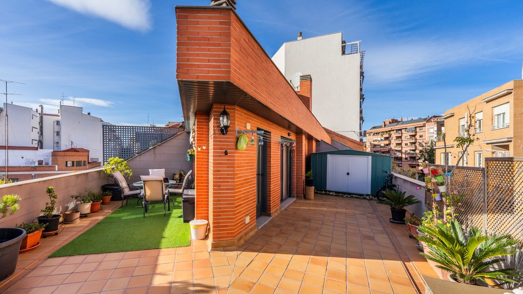 Kattohuoneisto Madrid, Espanja 3 makuuhuonetta, 181 m2 No. 106937