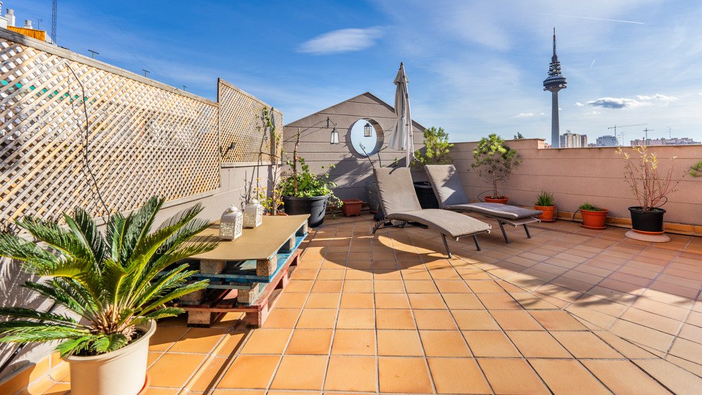 Kattohuoneisto Madrid, Espanja 3 makuuhuonetta, 181 m2 No. 106937