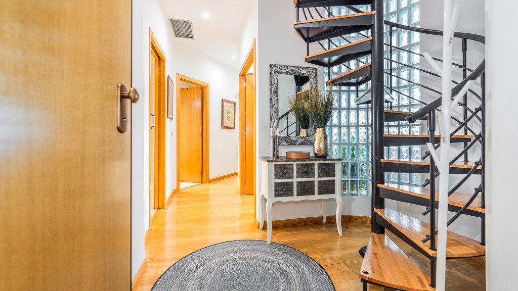 Kattohuoneisto Madrid, Espanja 3 makuuhuonetta, 181 m2 No. 106937