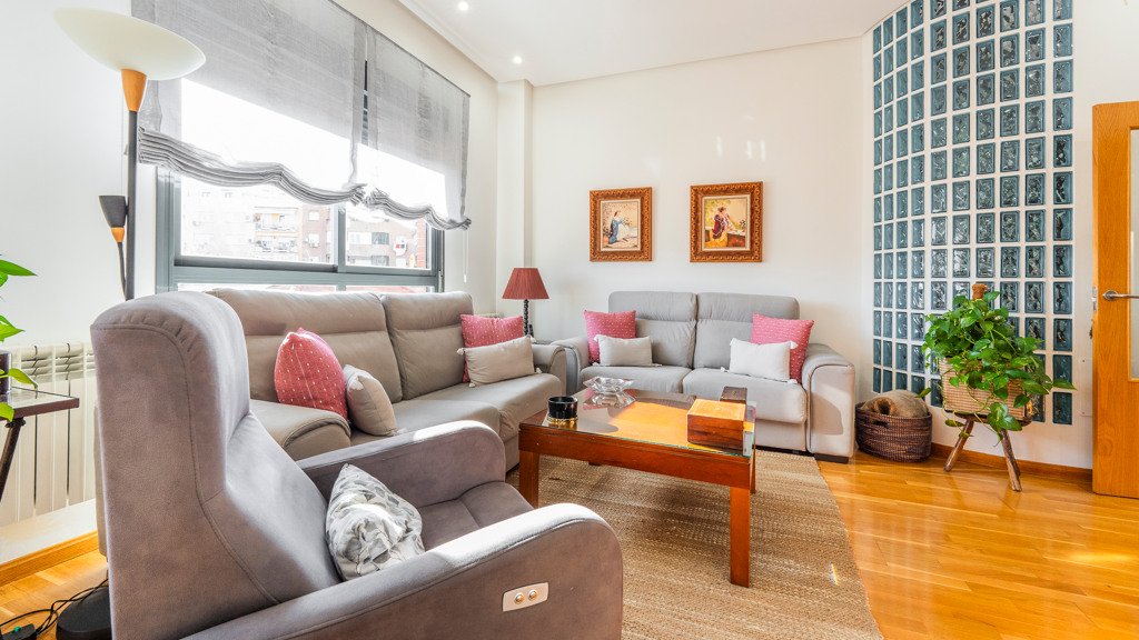 Kattohuoneisto Madrid, Espanja 3 makuuhuonetta, 181 m2 No. 106937