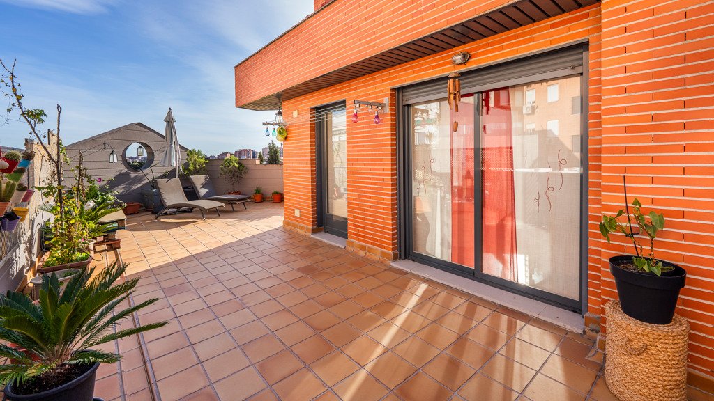 Kattohuoneisto Madrid, Espanja 3 makuuhuonetta, 181 m2 No. 106937