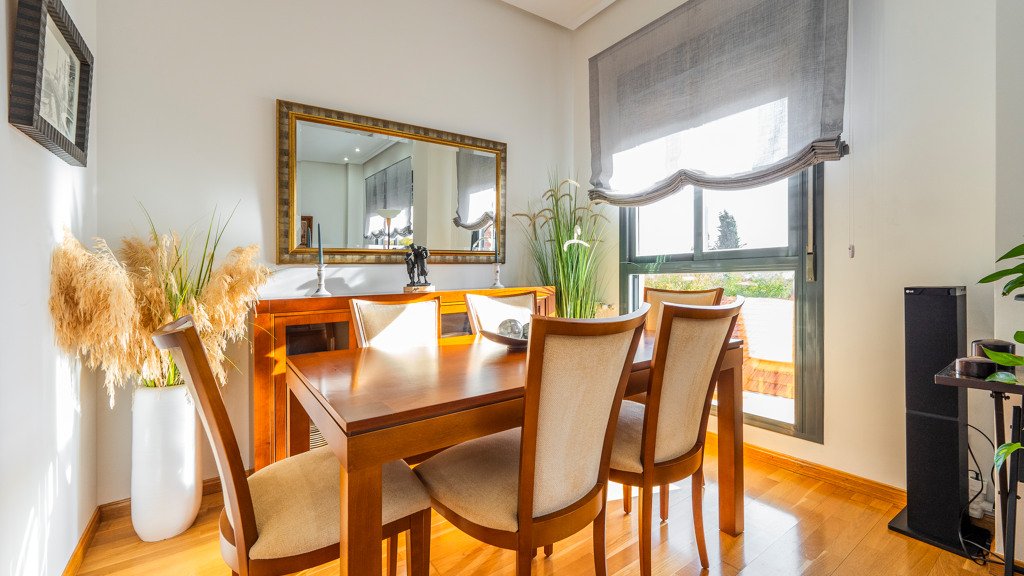 Kattohuoneisto Madrid, Espanja 3 makuuhuonetta, 181 m2 No. 106937