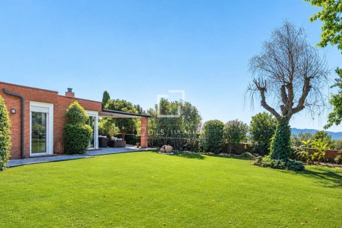 Villa in Bellaterra, Barcelona, Spanien 5 Schlafzimmer, 226 m2 Nr. 196237