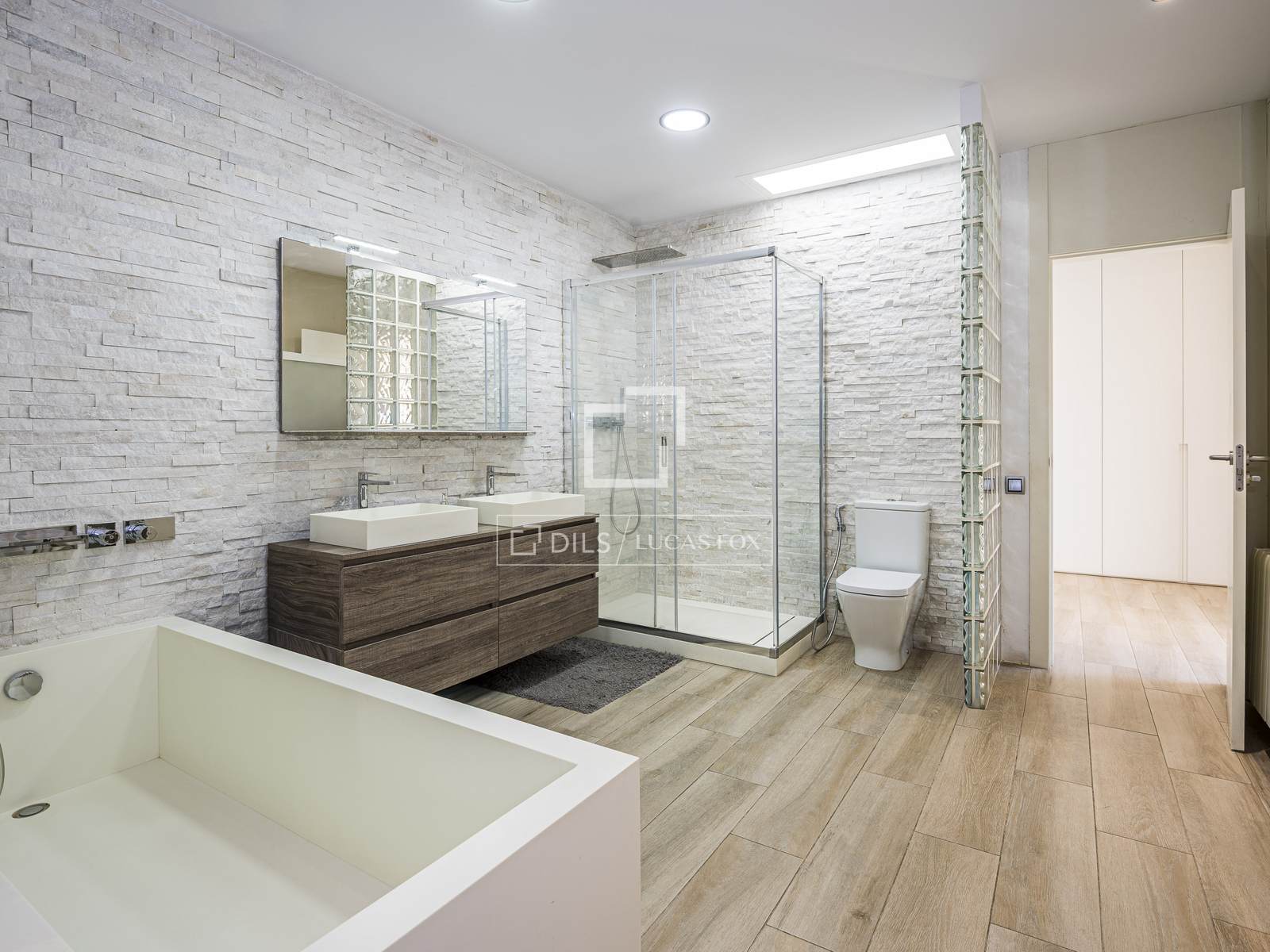 Huvila Bellaterra, Barcelona, Espanja 5 makuuhuonetta, 226 m2 No. 196237