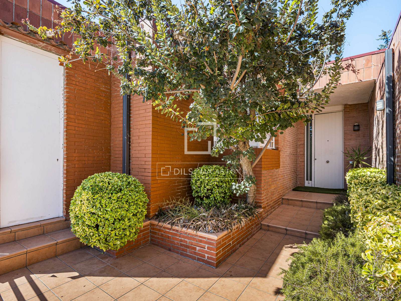 Huvila Bellaterra, Barcelona, Espanja 5 makuuhuonetta, 226 m2 No. 196237