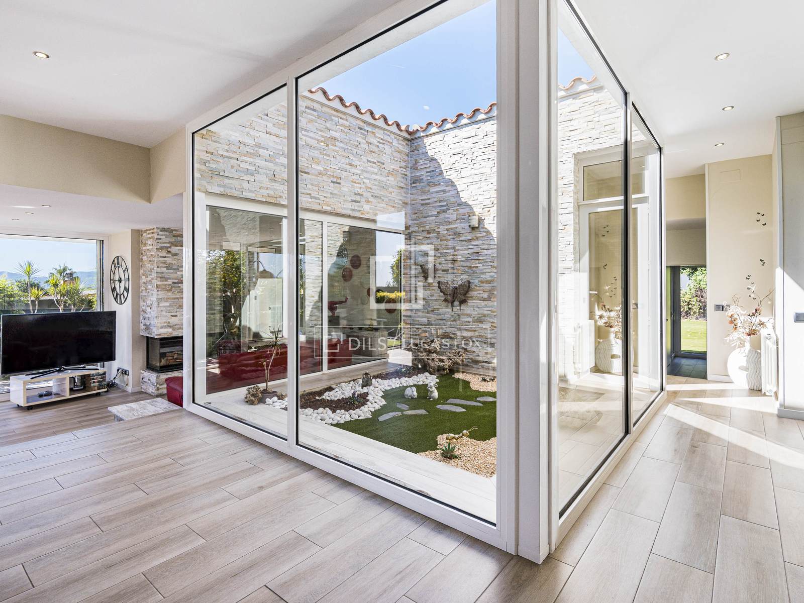 Huvila Bellaterra, Barcelona, Espanja 5 makuuhuonetta, 226 m2 No. 196237
