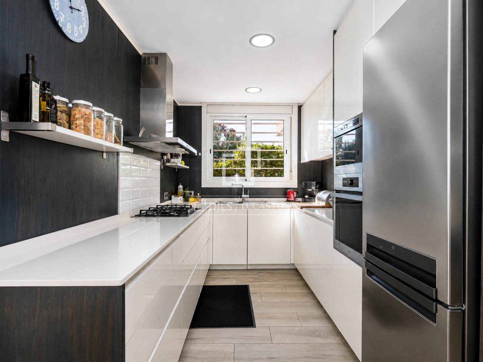 Huvila Bellaterra, Barcelona, Espanja 5 makuuhuonetta, 226 m2 No. 196237