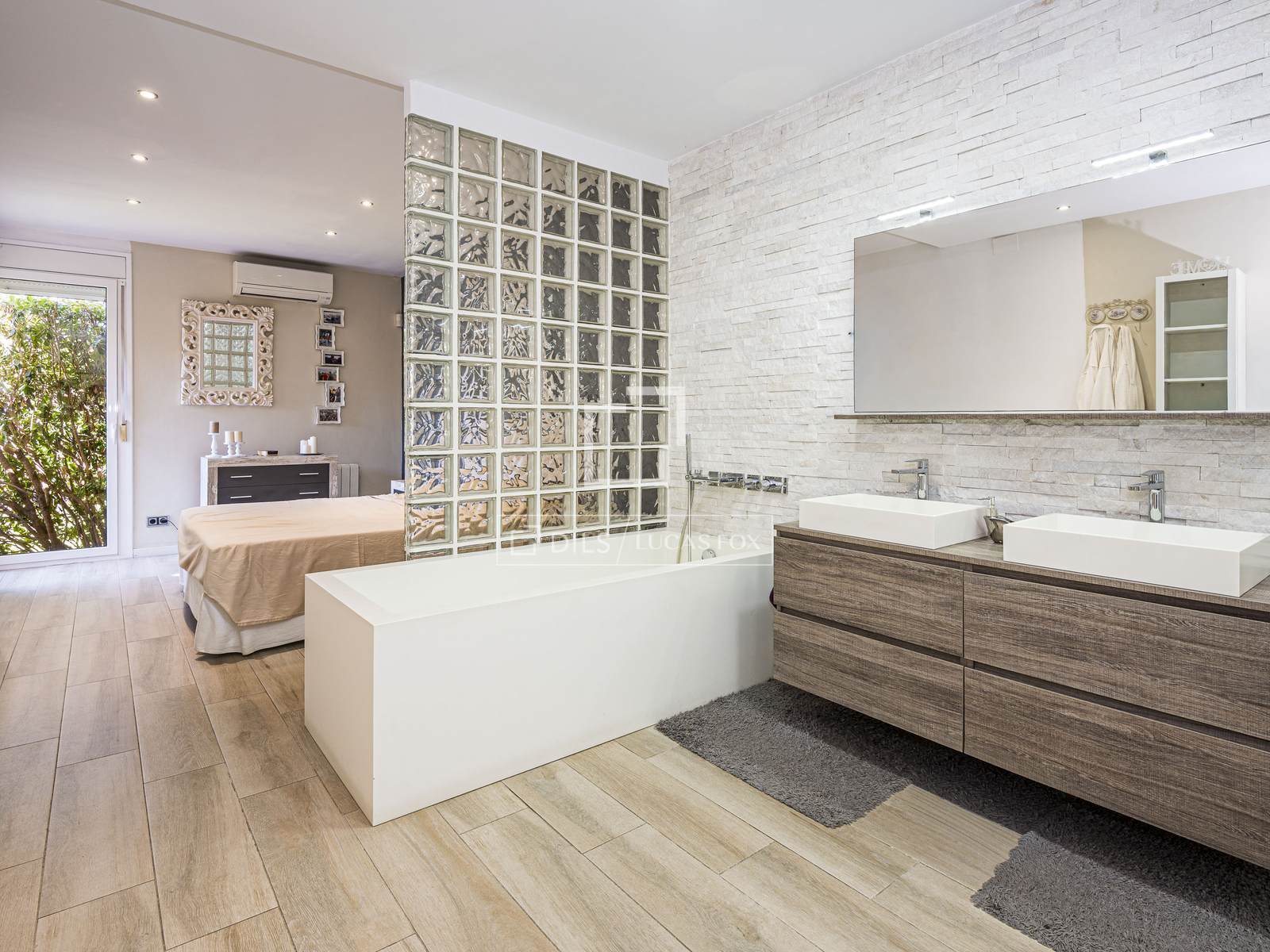 Huvila Bellaterra, Barcelona, Espanja 5 makuuhuonetta, 226 m2 No. 196237