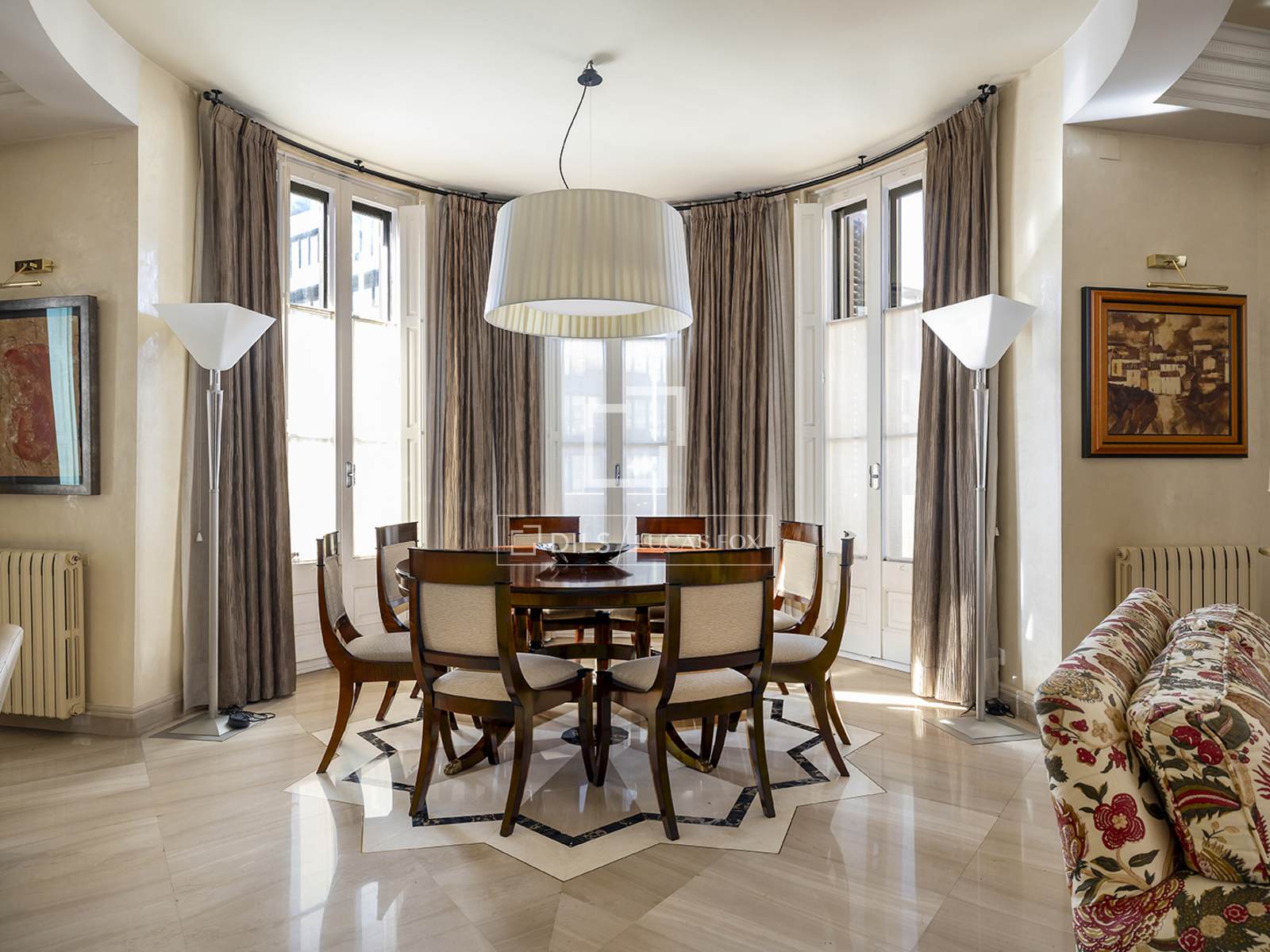 Apartamento en Barcelona, España 3 dormitorios, 213 m2 No. 196242