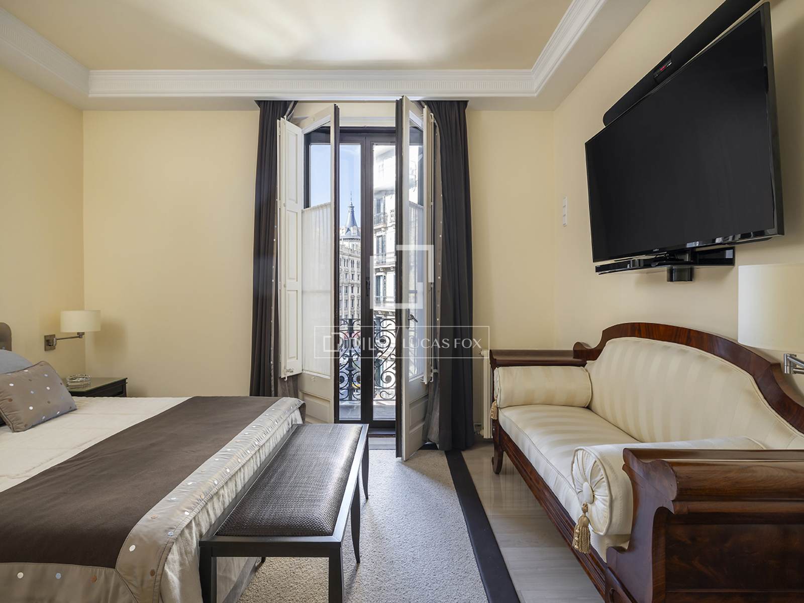 Apartamento en Barcelona, España 3 dormitorios, 213 m2 No. 196242