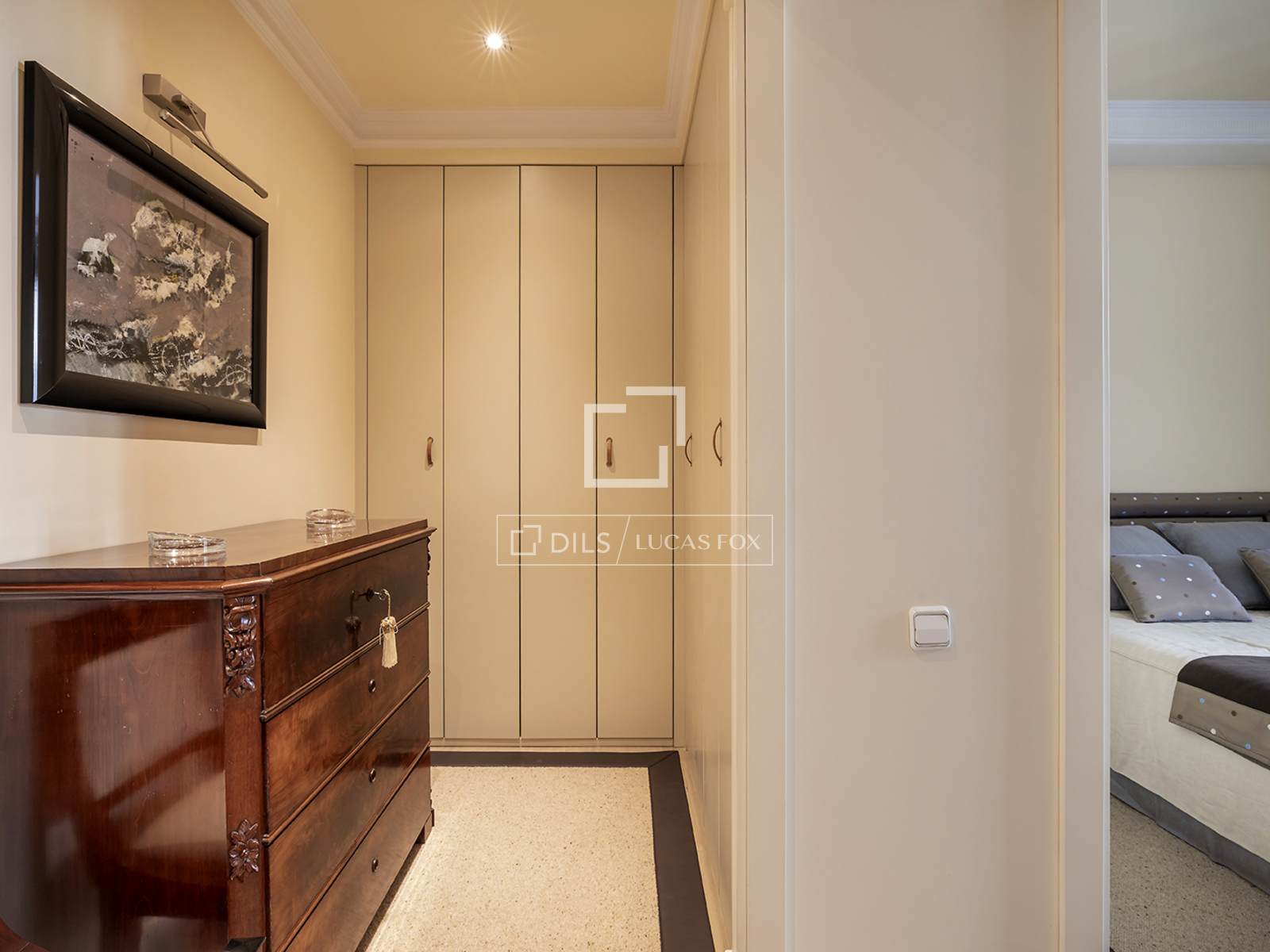 Apartamento en Barcelona, España 3 dormitorios, 213 m2 No. 196242